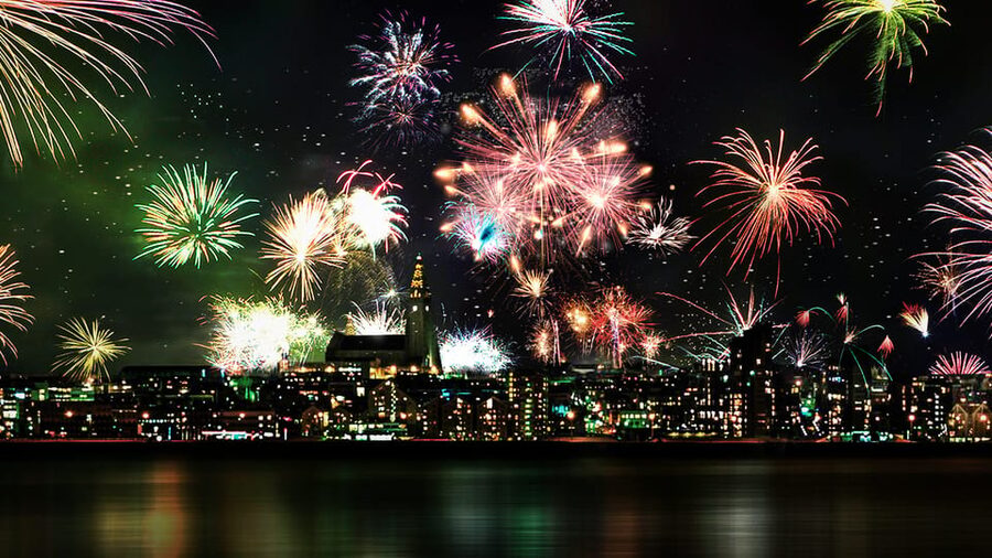 Reykjavik: New Years Fireworks Midnight Cruise - What the midnight cruise is really offering