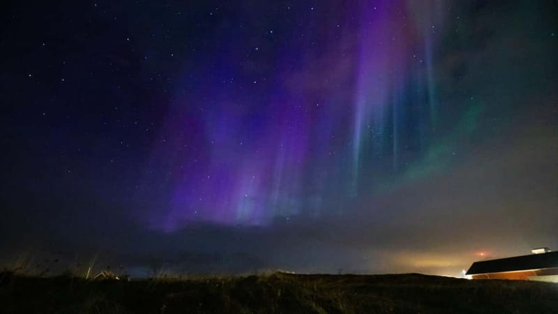 Reykjavik: Northern Lights Adventure Tour with Hot Chocolate - Two hours of searching, waiting, and watching