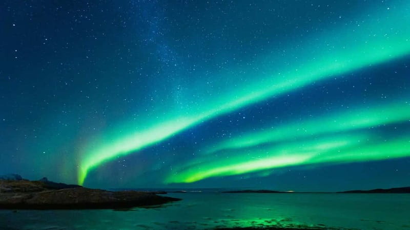 Reykjavik: Northern Lights Adventure Tour with Hot Chocolate - Should you book this Northern Lights tour?