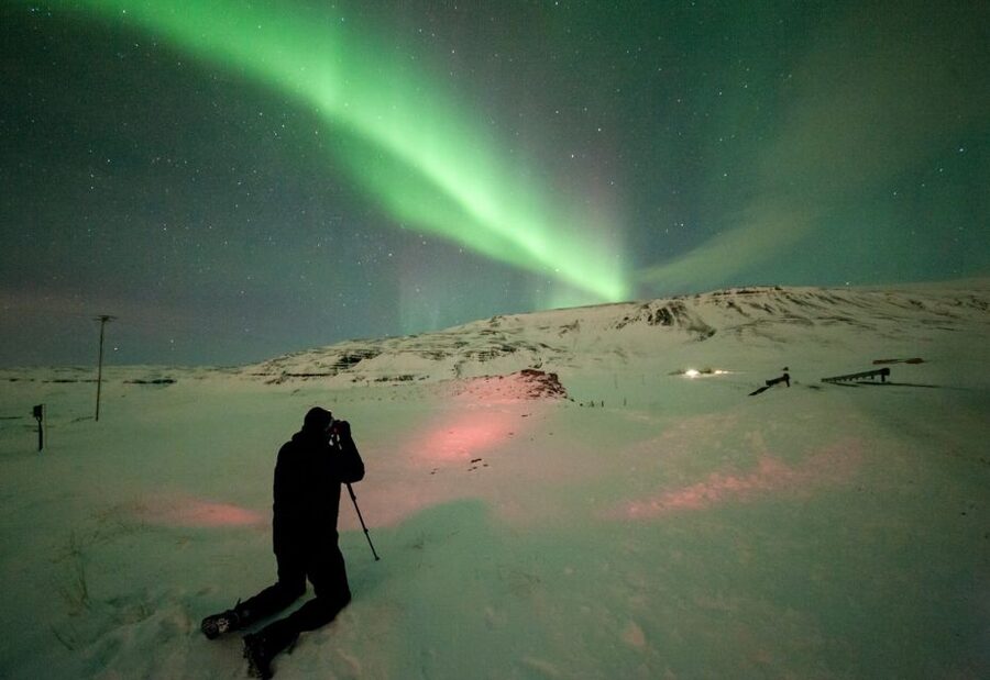 Reykjavik: Northern Lights Group Tour with Photos - Why the forecast shapes the whole night