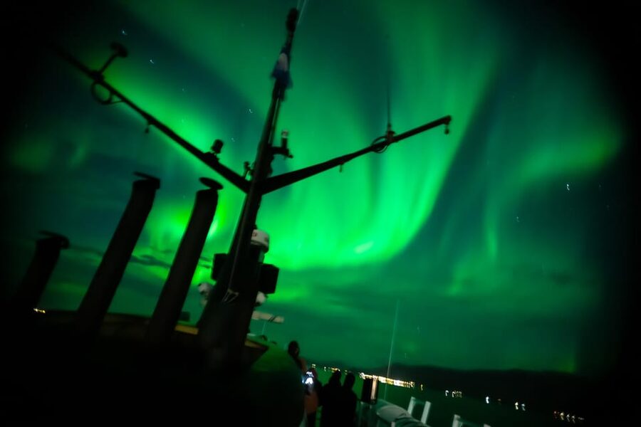 Reykjavik: Northern Lights Guided Boat Tour with Photos - What the $106 Price Includes