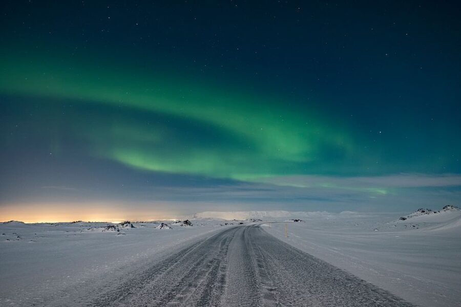 Reykjavík: Northern Lights Minibus Tour with Photos - What you are really chasing
