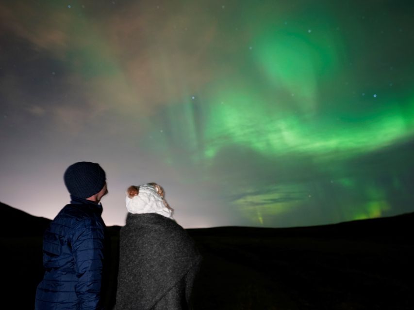 Reykjavik: Northern Lights Tour w/Pro Photos - Small Group - The secret stop and the real Aurora hunt