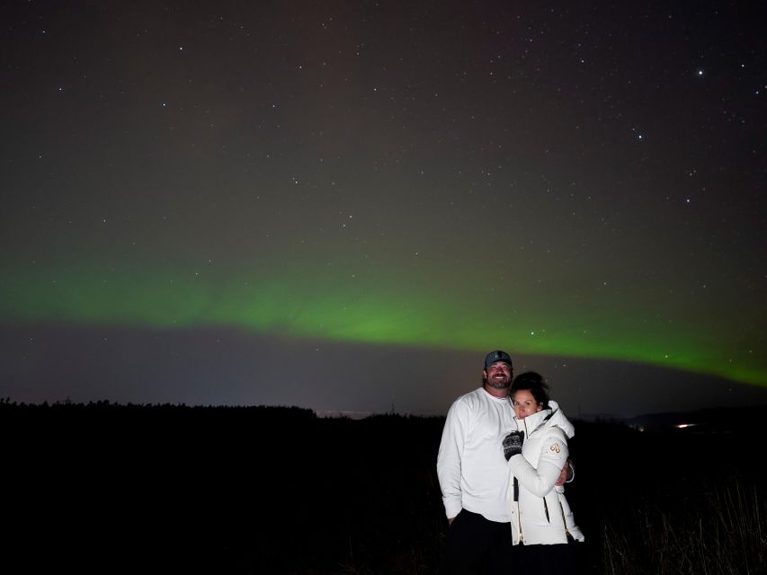 Reykjavik: Northern Lights Tour w/Pro Photos - Small Group - What the $148 price buys you