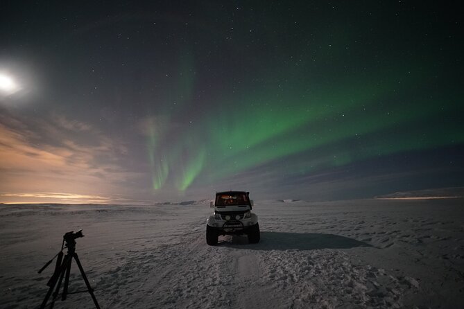 Reykjavik Northern Lights Tour with Pro Aurora Photos Small Group - Stops, Rest Breaks, and the Practical Rhythm