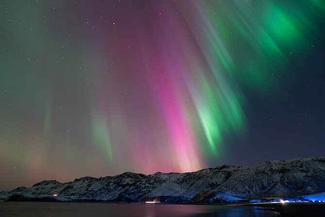 Reykjavik Northern Lights Tour with Professional Photographer - Chasing darker skies outside the city