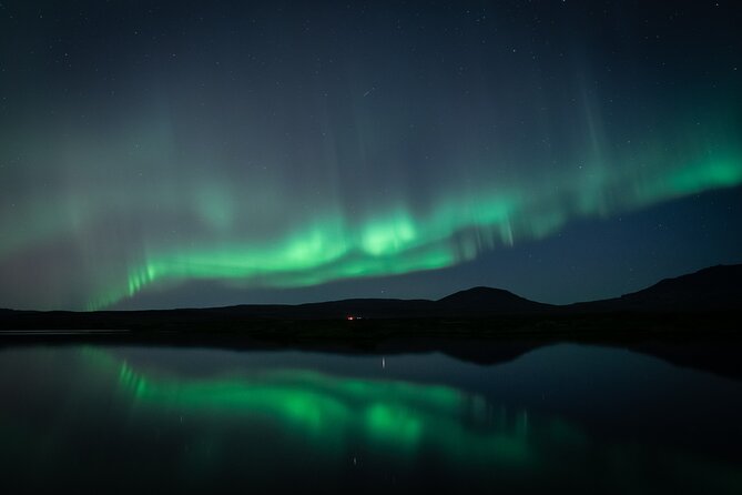 Reykjavik Northern Lights Tour with Professional Photographer - WiFi and private transport make the evening easier