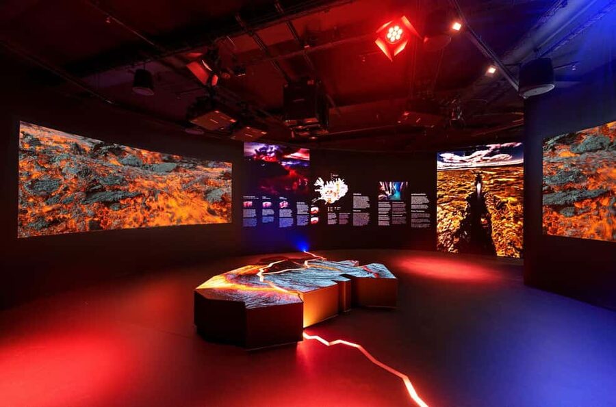 Reykjavik: Perlan Museum Wonders of Iceland Entrance Ticket - Wildlife, cliffs, and the sea