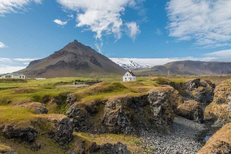 Reykjavik: Private Snaefellsnes and Kirkjufell Jeep Tour - Budir and the little black church