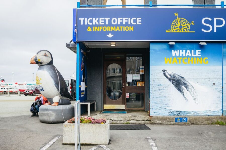 Reykjavik: Puffin Watching Boat Tour - The guides make the short trip work