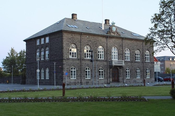 Reykjavik Sightseeing Tour - Laugardalur and a look at older Icelandic life