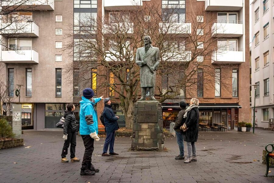 Reykjavik: Sightseeing Walking Tour with a Viking - Why this walk works best on your first day