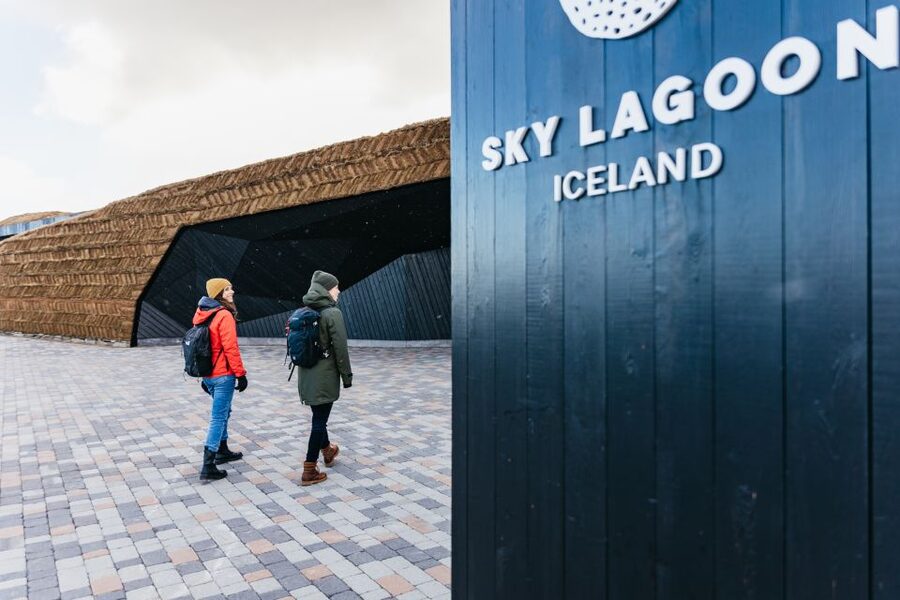 Reykjavik: Sky Lagoon Admission with Transfer - A geothermal spa with a view of the open sea