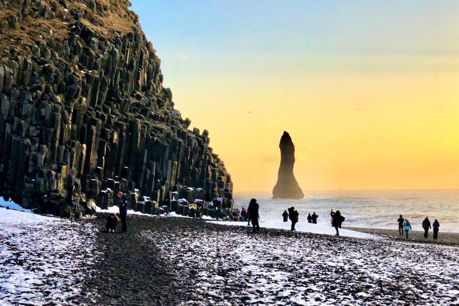 Reykjavík: South Coast Waterfalls, Black Sand & Glacier Tour - Lunch and a look at Vík
