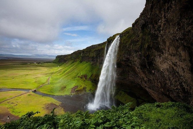Reykjavik: South Coast, Waterfalls & Glacier Hike Small-Group - The order can change, and that matters
