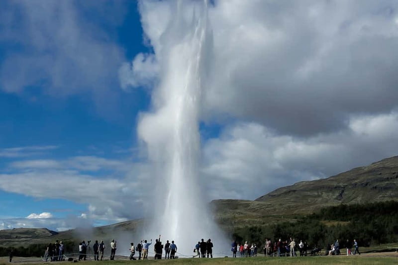 Reykjavik: The Golden Circle Day Tour - Bus comfort, pickup, and the real timing