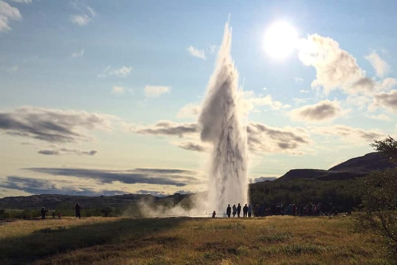 Reykjavik: The Golden Circle Full-Day Tour - Strokkur and the steaming Geysir area