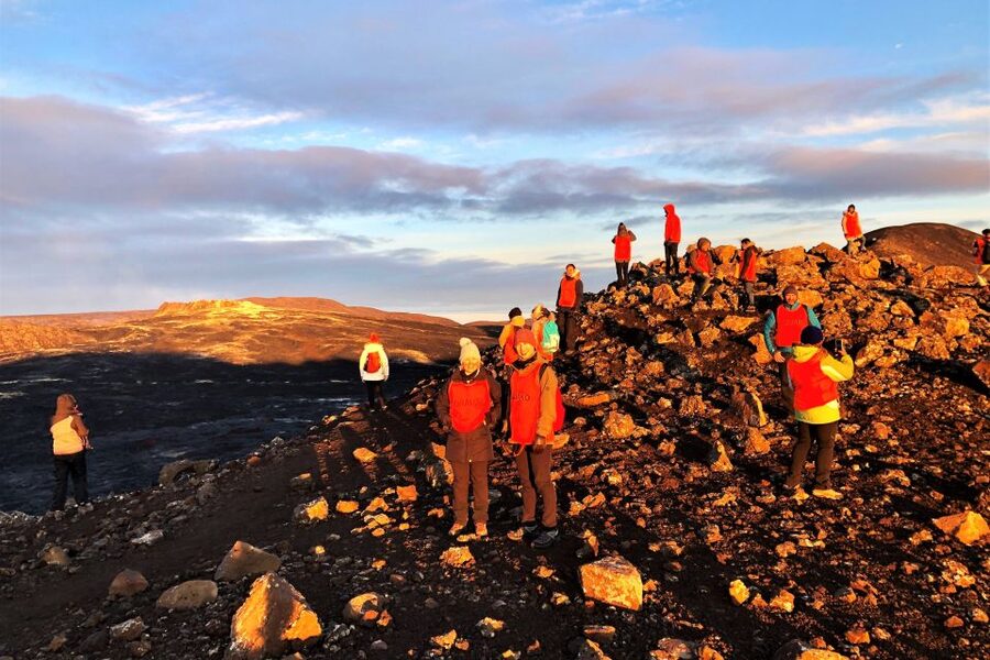 Reykjavík: Volcano Eruption Site and Reykjanes Hiking Tour - What to wear and pack for the volcano