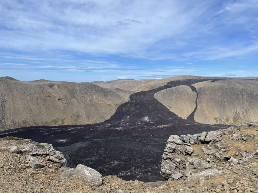 Reykjavík: Volcano Hike, Visit Grindavík and Blue Lagoon - What Grindavík adds to the day