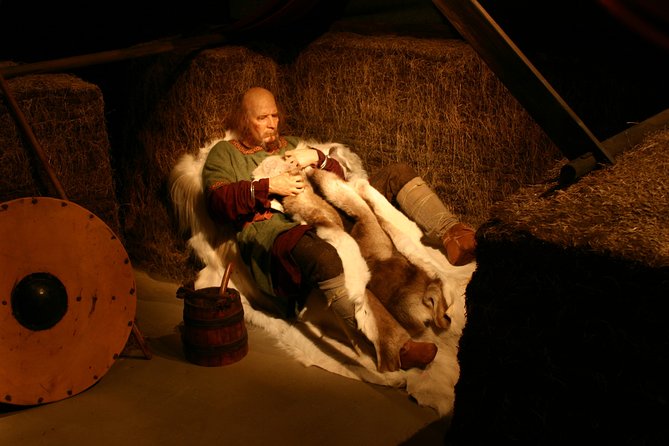 Saga Museum - Entrance ticket - What makes the figures work