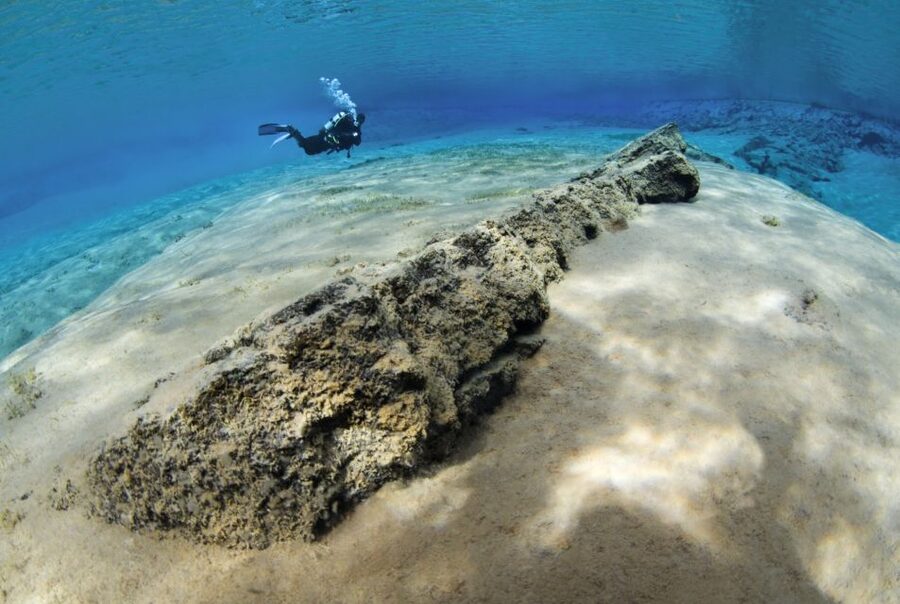 Silfra: Diving Between Tectonic Plates - Guide quality and group size