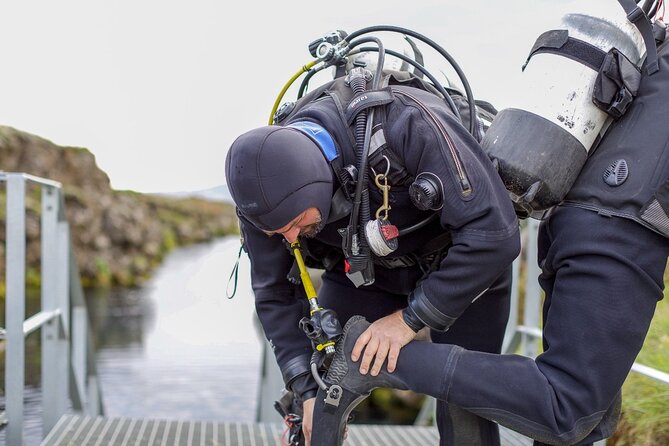 Silfra: Diving Between Tectonic Plates and Pick Up from Reykjavik - What the $325 price really covers