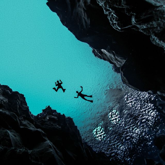 Silfra: Leidarendi Lava Caving & Snorkeling Tour with Photos - Gear, photos, and the small-group advantage