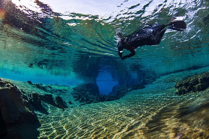 Silfra: Snorkeling Between Tectonic Plates - Meet on Location - The briefing covers geology and safety
