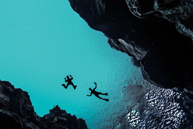 Silfra Wetsuit Snorkeling Tour with Underwater Photos - From Reykjavik - The 30 to 40 minutes in Silfra