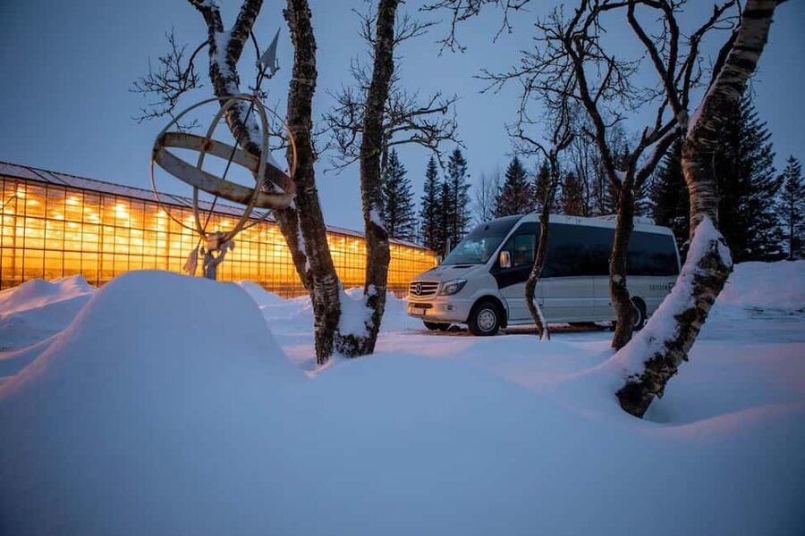 Skarfabakki: Golden Circle Small-Group Full-day Tour - The charging-station break and time on the road