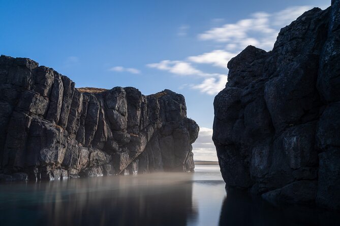 Sky Lagoon Ticket with 7-Step Ritual and Transfers from Reykjavik - Choosing the best time and preparing for Icelandic weather