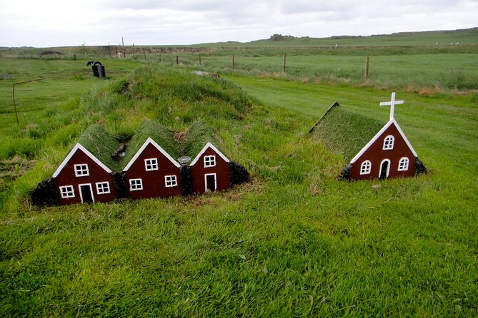 Snaefellsnes Peninsula Self-Guided Driving Audio Tour - Skarðsvík, two lighthouses, and Hellissandur