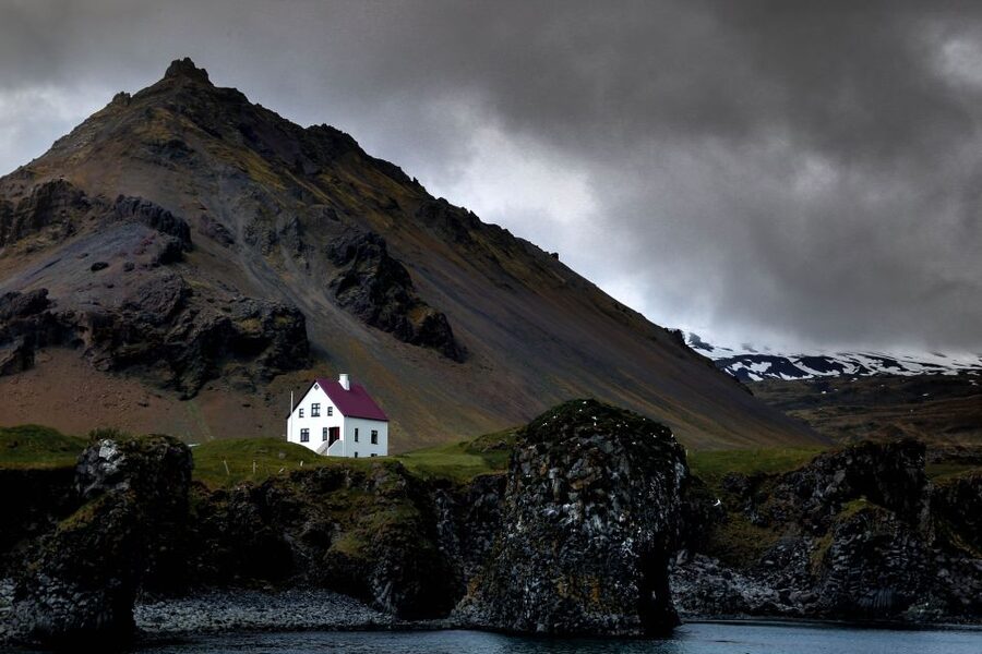 Snæfellsnes: Small-Group Hidden Treasures of The West Tour - Guide quality and the small-group format