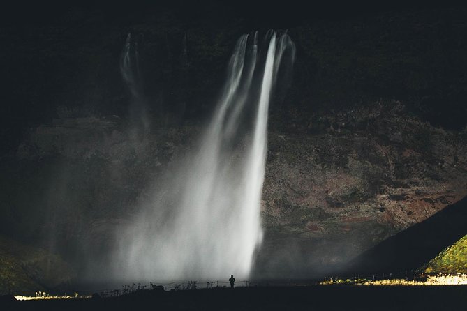 South Coast, Diamond Beach and Glacier Lagoon Day Tour - Skógafoss: a powerful first waterfall