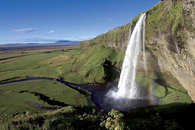 South Coast, Waterfalls and Vík village from Reykjavik - Guides, stories, and the large-coach rhythm