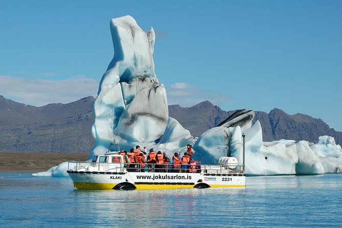 South Iceland and Glacier Lagoon: Jökulsárlón with Boat Tour - Diamond Beach and the black-sand contrast