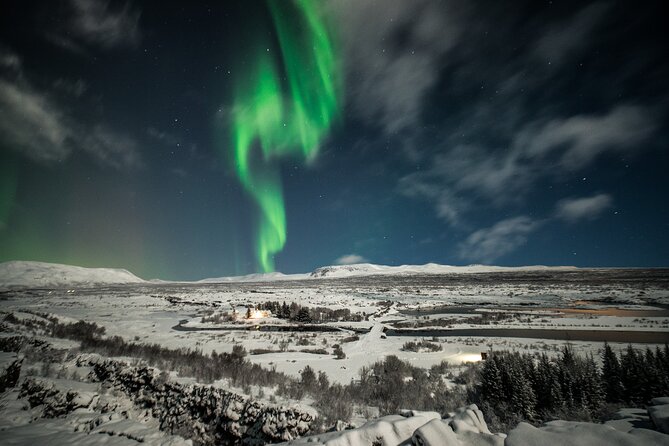 South Iceland Highlights and Northern Lights Combo Full-Day Tour - Seljalandsfoss: the final waterfall and a wet finish