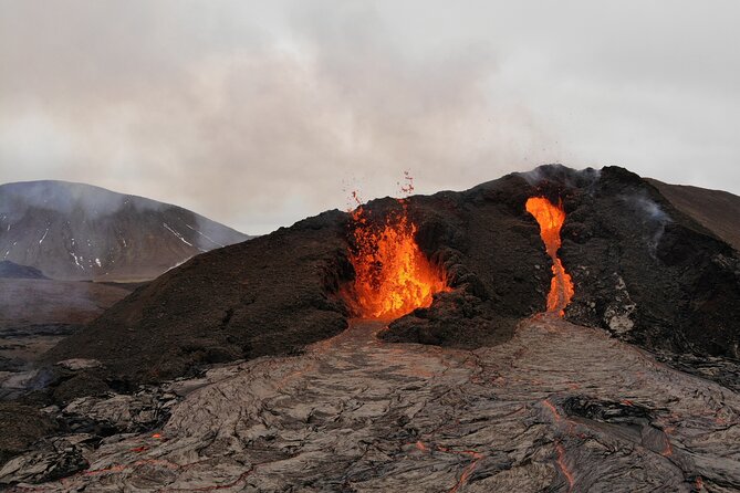 Volcano Hike and Grindavík Visit from Reykjavik - The guides and the value of their commentary