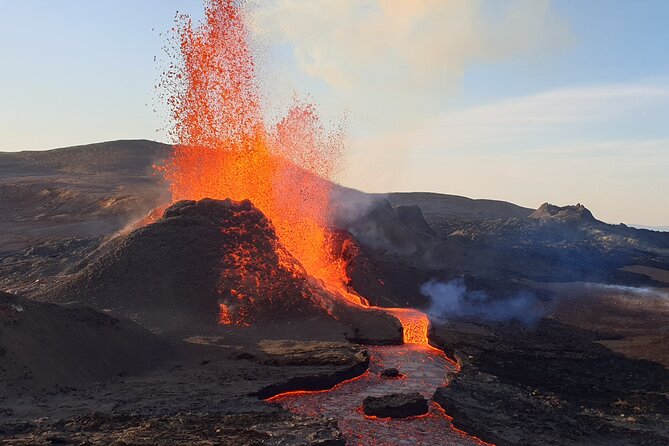 Volcano Hike and Grindavík Visit from Reykjavik - Weather, safety, and what to pack